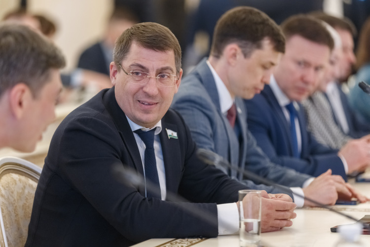 Из-за долгов в 193 млн рублей самостоятельно объявил себя банкротом экс-депутат Казгордумы и бывший совладелец ООО «Строительная компания «Экострой» Максим Леонтьев Из-за долгов в 193 млн рублей самостоятельно объявил себя банкротом экс-депутат Казгордумы и бывший совладелец ООО «Строительная компания «Экострой» Максим Леонтьев