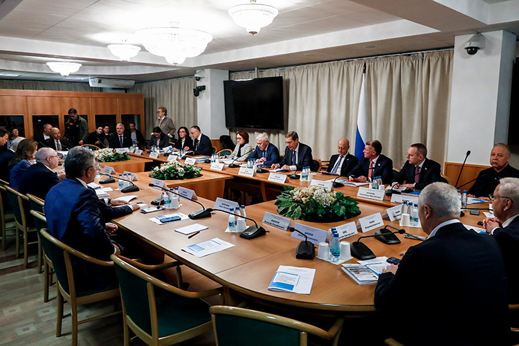 «Призывы снизить ключевую ставку быстрее, конечно, тоже понятны. Но наша оценка показывает, что скоропалительное снижение ставки перечеркнуло бы весь прогресс, и нам пришлось бы уже весь пройденный путь проходить заново» «Призывы снизить ключевую ставку быстрее, конечно, тоже понятны. Но наша оценка показывает, что скоропалительное снижение ставки перечеркнуло бы весь прогресс, и нам пришлось бы уже весь пройденный путь проходить заново»