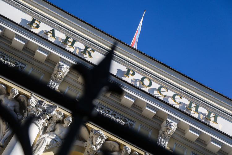 Виной всему — блокирующие санкции против нефтяных гигантов и тревожные сигналы от ЦБ Виной всему — блокирующие санкции против нефтяных гигантов и тревожные сигналы от ЦБ