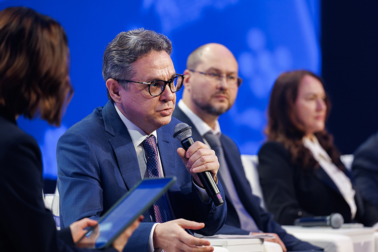 Советник Набиуллиной: «Снизить резко ставку – и кредиты бизнесу станут дешевле… Это так не работает!»