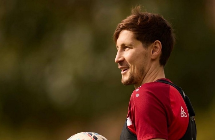 Рахимов о Далере Кузяеве: «Ты не Бог, ты такой же футболист» Рахимов о Далере Кузяеве: «Ты не Бог, ты такой же футболист»