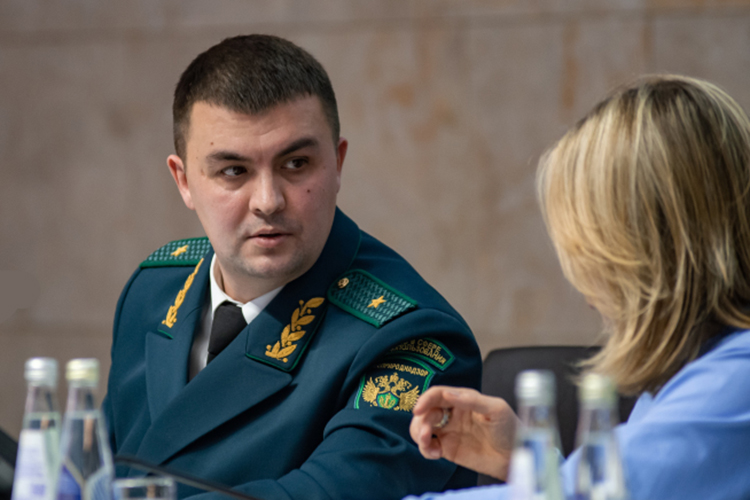 Фаяз Шакиров привел несколько примеров нанесения ущерба природе. Например, в Советском районе Казани выявили незаконную свалку площадью более 4,8 тыс. кв. метров