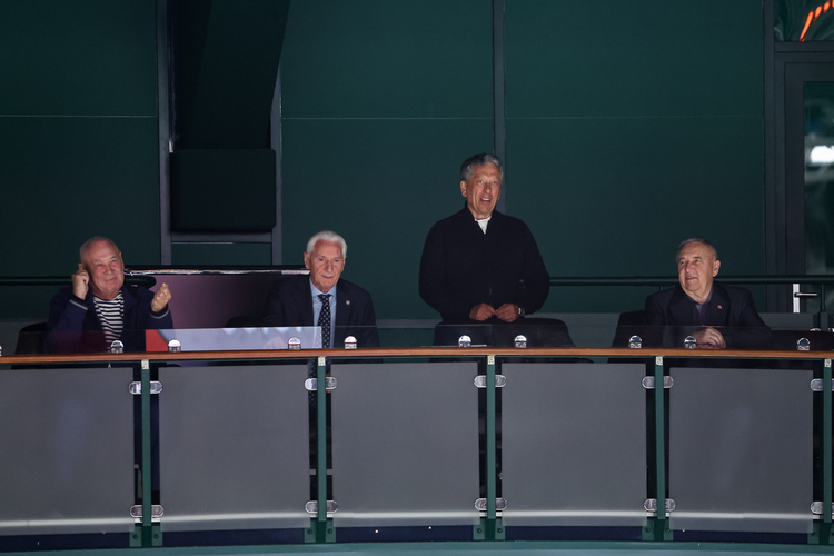 Равиль Муратов, Зинэтула Билялетдинов, Наиль Маганов и Александр Гусев (слева-направо) Равиль Муратов, Зинэтула Билялетдинов, Наиль Маганов и Александр Гусев (слева-направо)