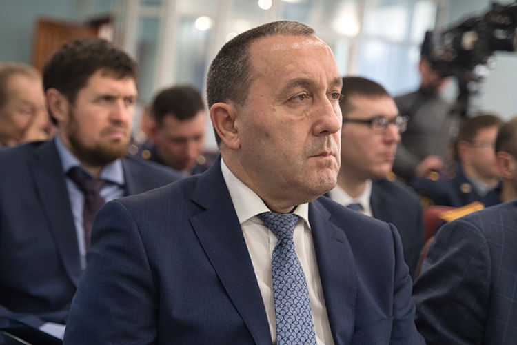 «Что-либо обещать вам сегодня по деньгам я не могу, нет у меня полномочий», — сообщил замминистра