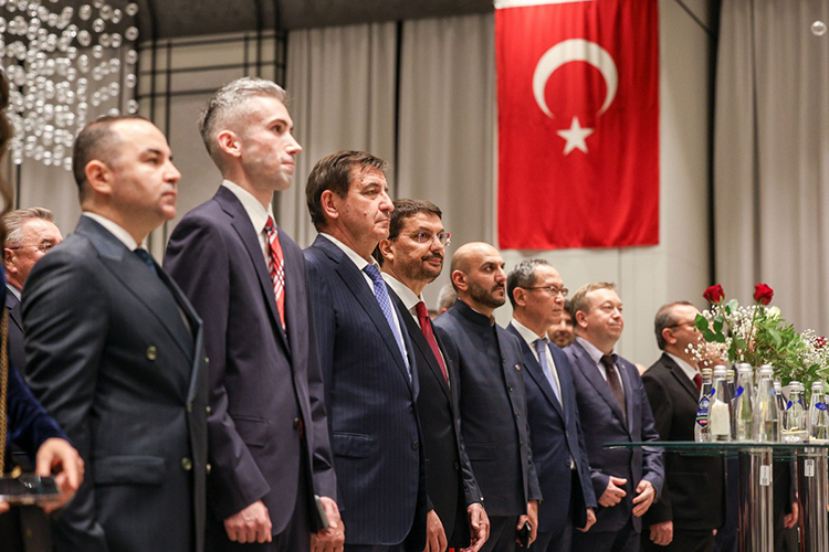 Официальная часть приема началась с минуты молчания в честь основателя Турецкой Республики Мустафы Кемаля Ататюрка Официальная часть приема началась с минуты молчания в честь основателя Турецкой Республики Мустафы Кемаля Ататюрка