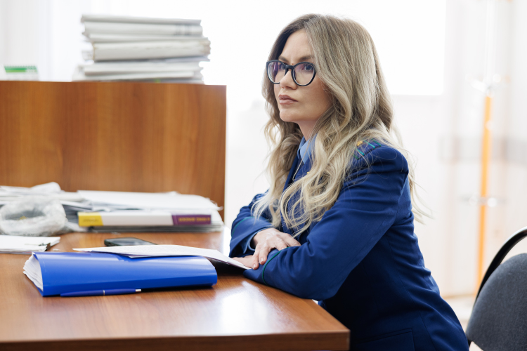 По словам Фаттаховой, защита вводит суд в заблуждение, когда говорит, что Закиров ездил в Доминикану в командировки по работе. Более того, она подчеркнула, что речь идет не о тратах на командировки, которые ему компенсировали, а о том, что он покупал в этих поездках дорогие вещи с личных карт По словам Фаттаховой, защита вводит суд в заблуждение, когда говорит, что Закиров ездил в Доминикану в командировки по работе. Более того, она подчеркнула, что речь идет не о тратах на командировки, которые ему компенсировали, а о том, что он покупал в этих поездках дорогие вещи с личных карт