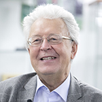 Валентин Катасонов — профессор кафедры международных финансов МГИМО, доктор экономических наук, русский экономист и руководитель Русского Экономического Общества им. С. Ф. Шарапова