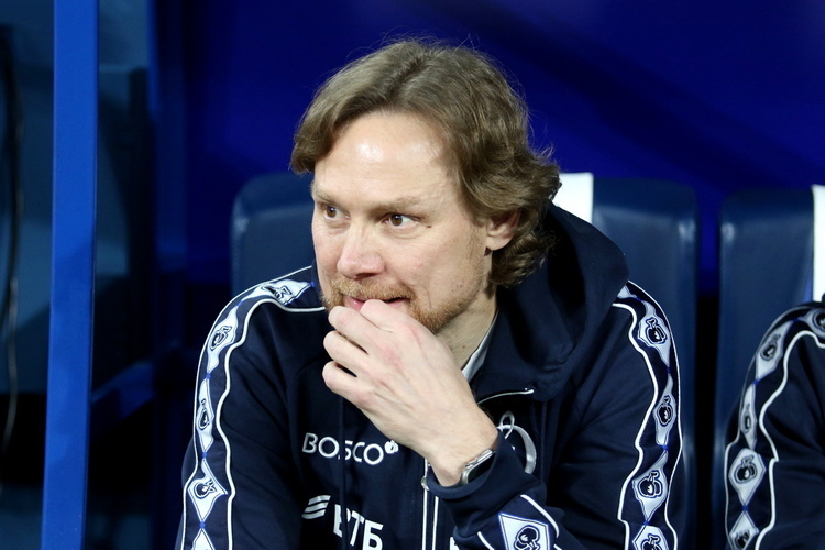 С назначением Карпина от «Динамо» ждали борьбы за чемпионство. Пока команда идет на 8-м месте С назначением Карпина от «Динамо» ждали борьбы за чемпионство. Пока команда идет на 8-м месте