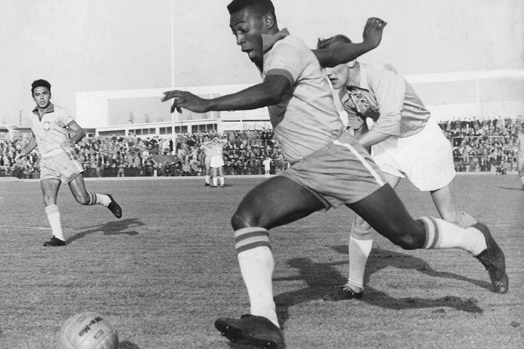 «Я думаю, что самым великим футболистом является Пеле. Его нельзя с кем-то сравнивать» «Я думаю, что самым великим футболистом является Пеле. Его нельзя с кем-то сравнивать»