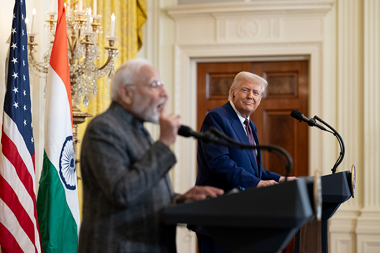 «Я думаю, что зачастую Трамп своими действиями сам себе стреляет в ногу» «Я думаю, что зачастую Трамп своими действиями сам себе стреляет в ногу»