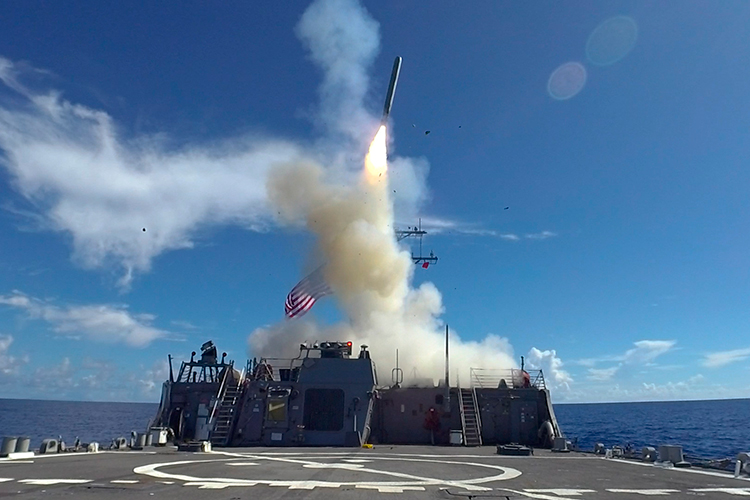 «Не все 4 тысячи Tomahawk вооружены ядерным зарядом, а только половина или чуть больше. Соответственно, сколько из этой половины прорвется мимо выстроенной обороны и сколько достигнет цели?»