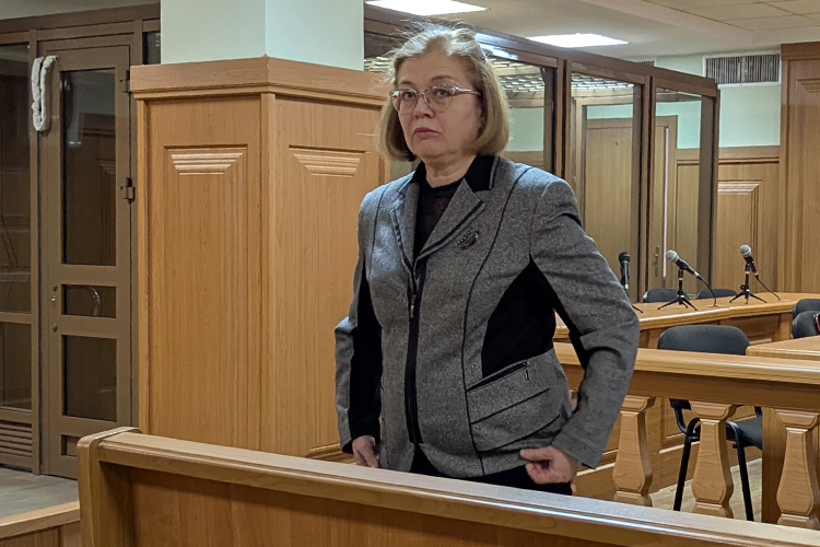 «Огромное чувство вины и раскаяния грызет меня изнутри и мешает полноценно дышать, жить. Мне очень больно, мое отношение к себе критическое и беспощадное»   «Огромное чувство вины и раскаяния грызет меня изнутри и мешает полноценно дышать, жить. Мне очень больно, мое отношение к себе критическое и беспощадное»