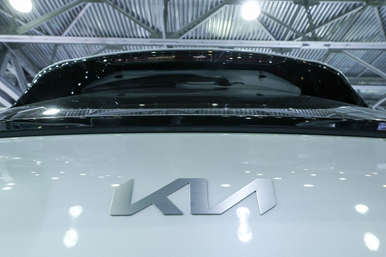 Инвестиции в предприятие составили $200 млн, мощность завода — до 70 тыс. автомобилей в год. Производство организовали по полному циклу, со сваркой и окраской Инвестиции в предприятие составили $200 млн, мощность завода — до 70 тыс. автомобилей в год. Производство организовали по полному циклу, со сваркой и окраской