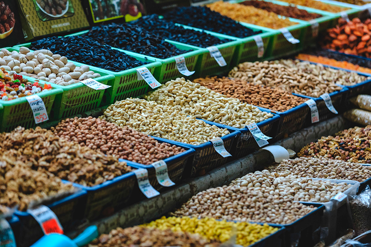 «Все ингредиенты в России такие мощные! Дикие грибы, орехи, фундук, зимой — соленые и маринованные продукты — это безумно вкусно, у русской кухни невероятный вкусовой профиль»