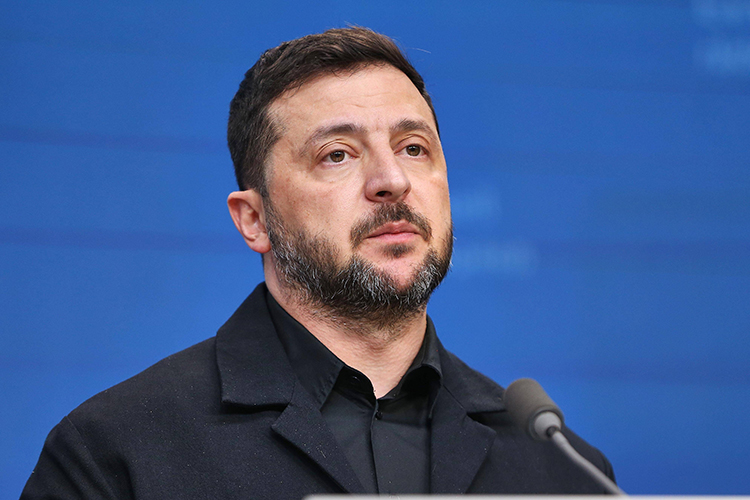 «Если Зеленский пойдет на то, что планка призыва, мобилизации будет опущена до 18 лет, то у них есть довольно большие возможности для наполнения рядов в ВСУ»