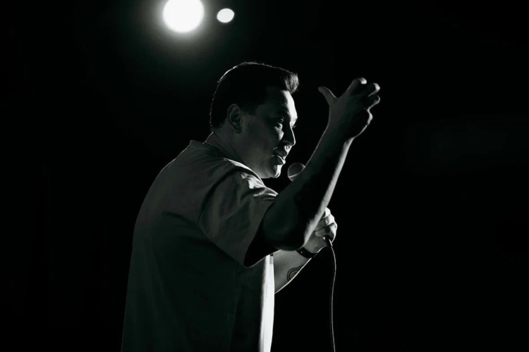 «Я ведь начинал стендап с шуток про то, что я татарин, про татарский акцент, что недавно женился. Очень простые вещи, с которыми я выступал на ТНТ»