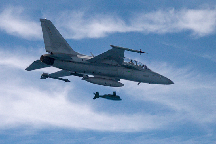 «Западный аналог JDAM массой от 230 до 960 кг и дальностью применения от 40 до 75 км уже был на стадии практических испытаний в 1999 году»