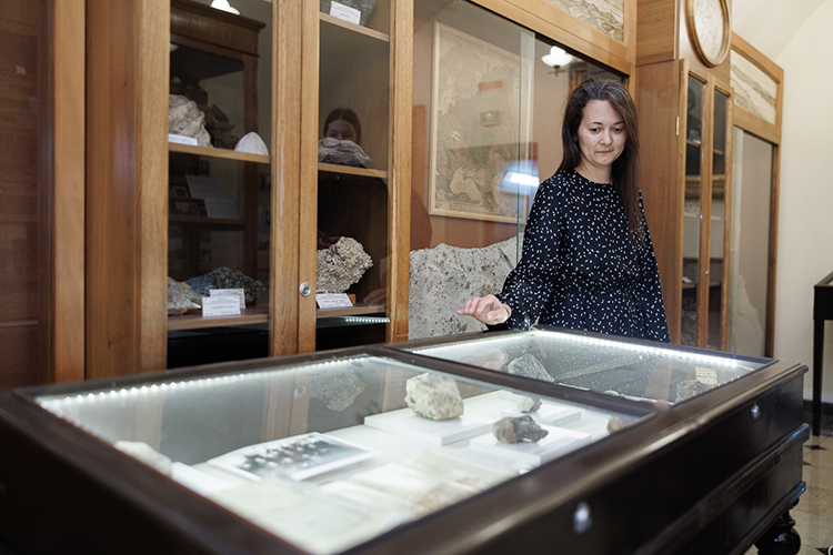 Уразаева отметила, что его стиль преподавания и интеллигентность общения вызывали у подопечных искреннее благоговение