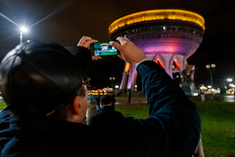  Даже те, кто готов пожить «на широкую ногу», могут банально не попасть в Казань из-за нехватки дополнительных поездов 