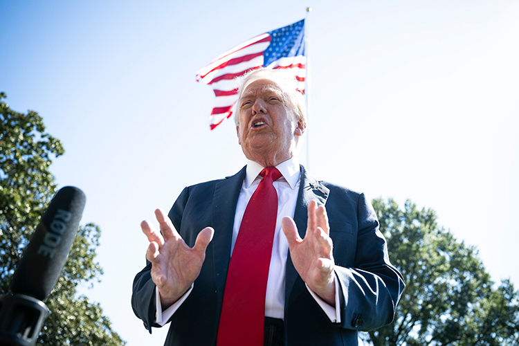 Дональд Трамп наглухо уперся в этом противостоянии, он неоднократно говорил, что намерен посредством шатдауна добиться сокращения аппарата и свернуть программы, вызывающие неприятие у республиканцев