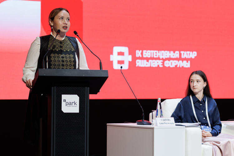 Айгуль Сабирова (на фото слева) ожидает назначение в одну из общественных структур 