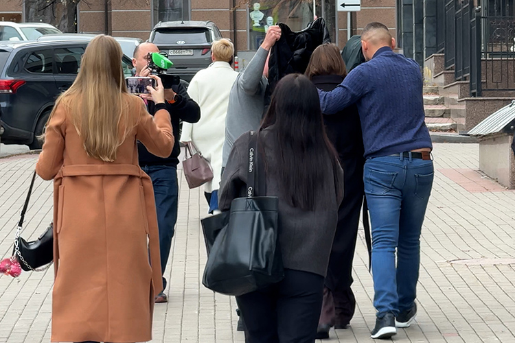 «Просто буду жить дальше. Всем назло. Всем врагам назло»