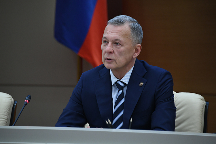 Глава УФНС Татарстана Марат Сафиуллин организовал брифинг со СМИ, чтобы напомнить налогоплательщикам: пришло время платить