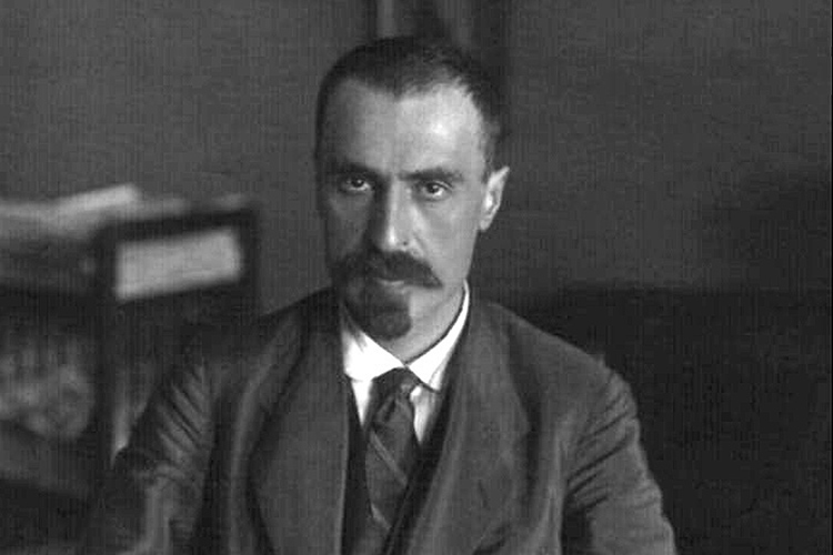 Видный представитель российской либеральной демократии, руководитель Петроградского совета и министр Временного правительства Ираклий Церетели, в своих «Воспоминаниях о Февральской революции» писал: «Национальный вопрос был одним из основных вопросов, от решения которых зависели судьбы российской революции»