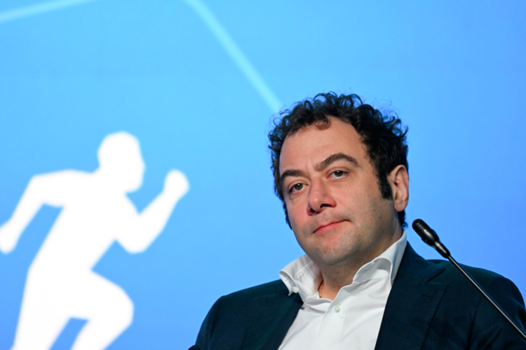 Тигран Худавердян начал говорить о производительности труда с роверов-доставщиков