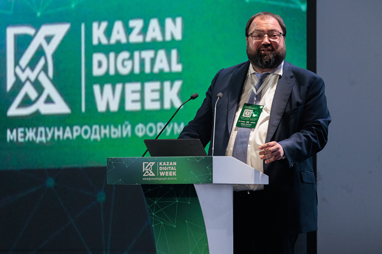 О «периоде охлаждения» для сим-карт глава минцифры РФ Максут Шадаев впервые заявил в августе, но тогда речь шла об иностранных гражданах