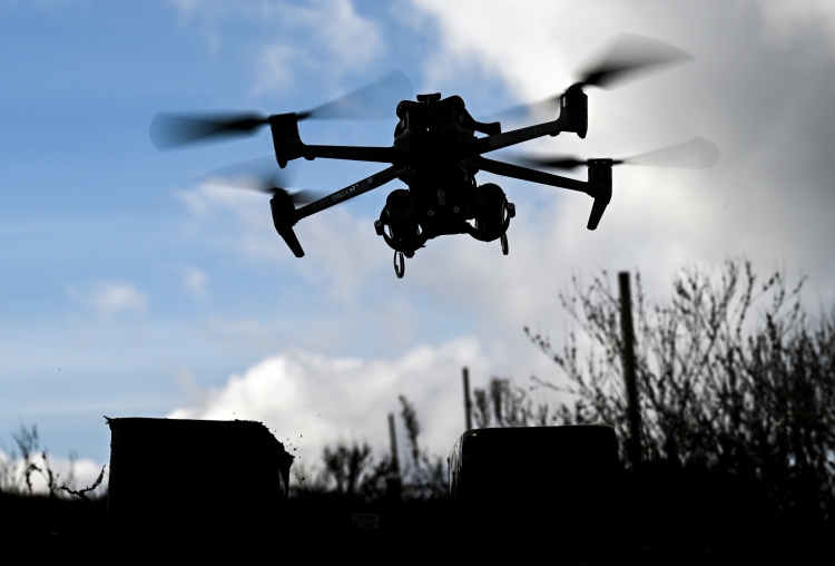 «Период охлаждения» для сим-карт может использоваться для борьбы с беспилотниками, но 100-процентной гарантии не даст, указал гендиректор и основатель компании «Флай Дрон» Никита Данилов