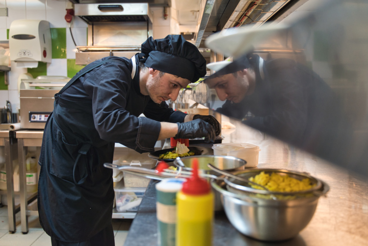 Закрываться и нести убытки бизнес не планирует, а хочет продолжить работать пусть даже с «некоторым неудобствами»