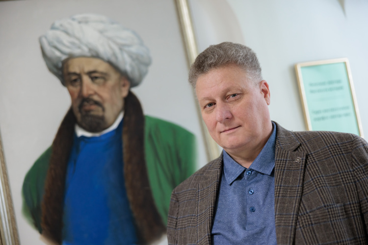 «Особенно болезненно переживали крушение этого единства татарские политики»