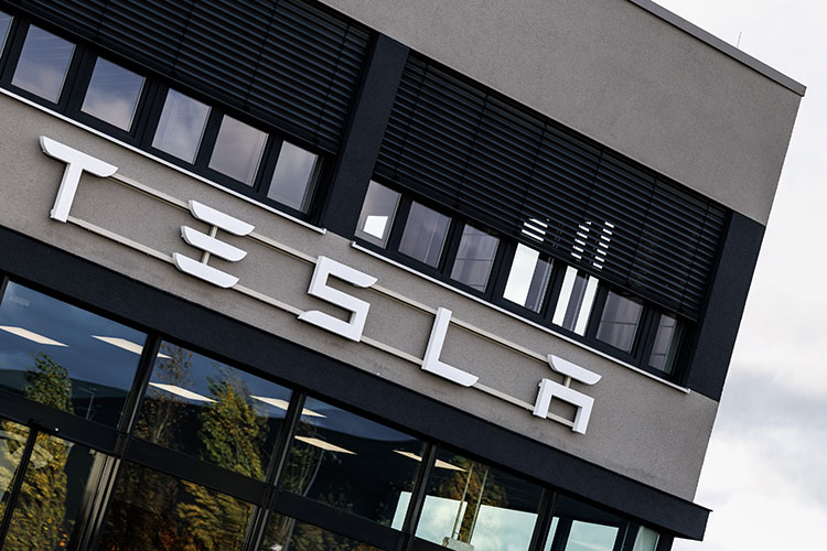 Акционеры Tesla одобрили беспрецедентный компенсационный пакет для Илона Маска на $1 трлн — «за» проголосовало 75% из них