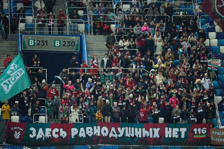 Визуально болельщиков «Рубина» было даже больше, чем на фан-секторе «Нижнего»