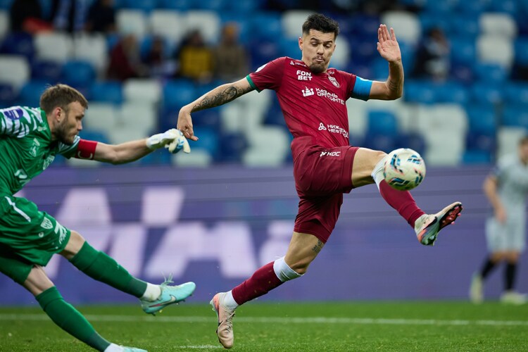 Даку вышел с капитанской повязкой, но забить это ему не помогло