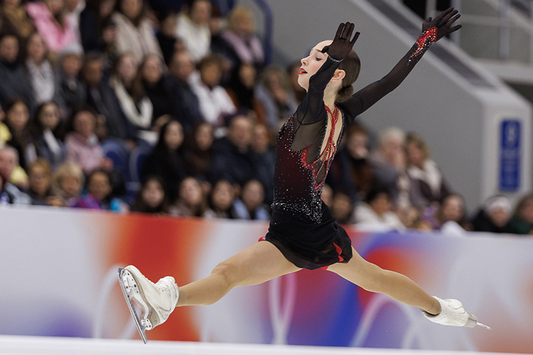 Хуснутдинова на татарском, Загитова в шубе, Медведева с кольцом: главное с фигурного катания в Казани