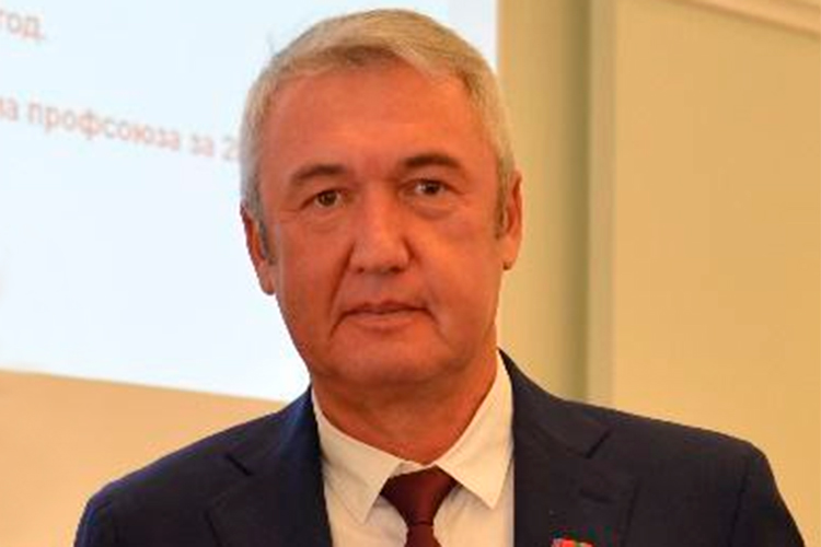 Фабула уголовного дела, фигурантом которого стал Миннуллин, не раскрывается. Однако, по информации источников издания, она может быть связана со стройкой М12 и банковской гарантией от Ак Барс Банка на 2,5 млрд рублей