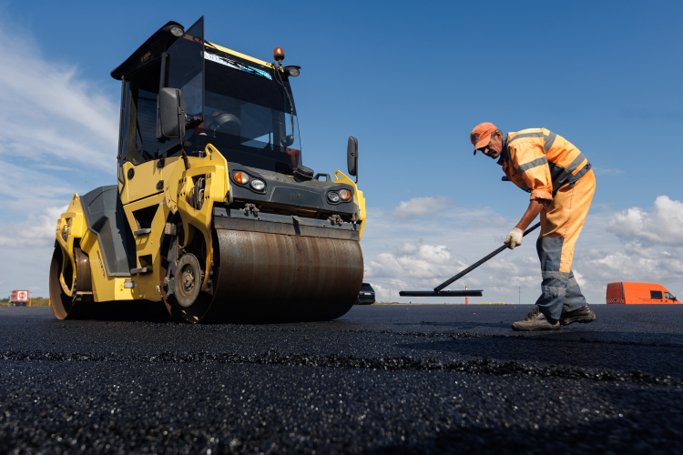 На компанию посыпались жалобы, а миндортранс РТ заверил: делает все, чтобы «Волгадорстрой» смог завершить работы на объектах и рассчитаться с подрядчиками, которые встали в ряды кредиторов
