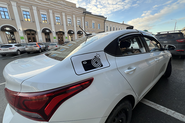 Патрульные автомобили работают с 8:00 до 19:00 — в часы действия платных парковочных зон