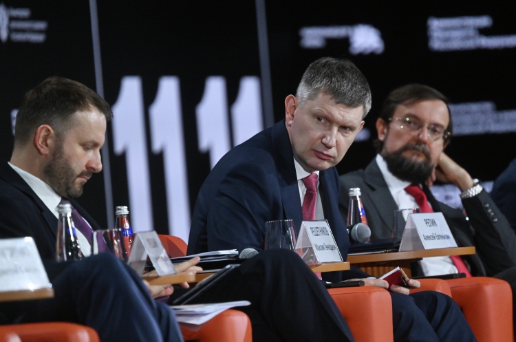 Максим Орешкин: «Есть зоны, которые сейчас вызывают большую негативную реакцию в обществе. Мы видим, например, ту историю, которая происходит в последние месяцы с комиссиями»