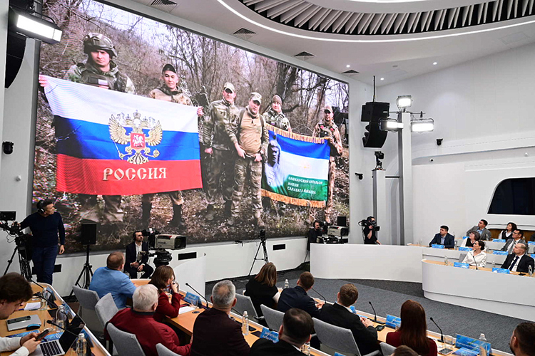 Большой блок вопросов был посвящен СВО, упомянули в том числе налеты вражеских БПЛА