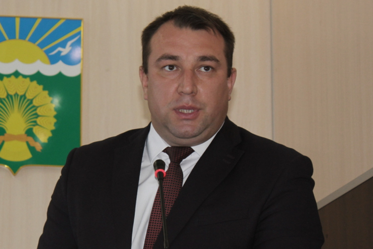 Сегодня утром задержан замглавы Актанышского района Ильшат Габдулхаев. Он был доставлен на допрос в следственный комитет