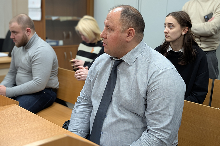 Как озвучил в суде следователь 4-го, экономического отдела по расследованию особо важных дел Алмаз Шакиров, возбуждено дело было еще 6 ноября