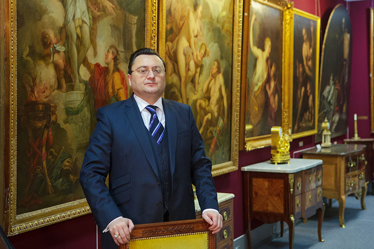 Компания ASG, принадлежащая Алексею Семину, подтвердила факт сделки с молдавским бизнесменом, пояснив, что это не продажа самого ТЦ, а продажа пакета акций