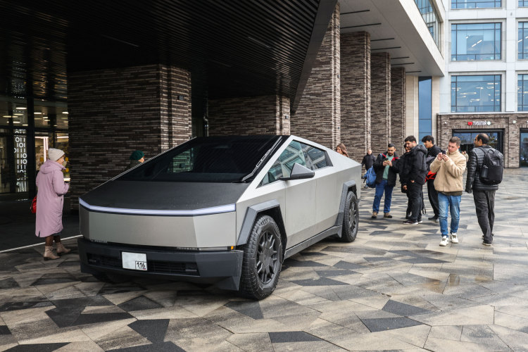 Продажи Cybertruck оказались значительно ниже прогнозированных 250 тысяч в год, достигнув лишь около 63 тысяч единиц с момента старта