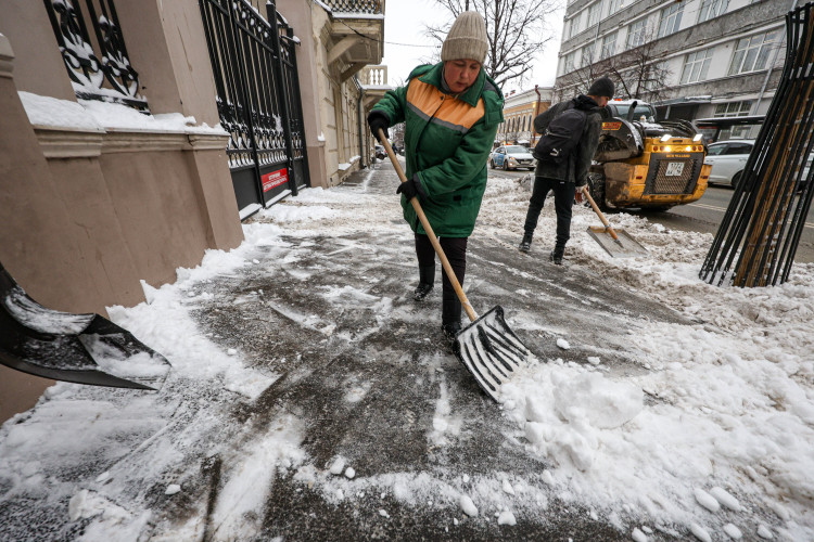 Городские службы переходят на усиленный контроль за уборкой территорий и соблюдением правил благоустройства