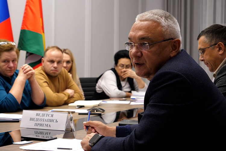 ООО «ПВК «Ак Барс», а также глава района Раис Сулейманов организовали встречу с жителями