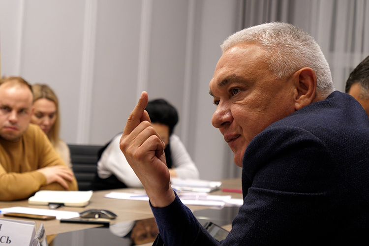 «Мальчики и девочки, которые росли в деревне, были самыми здоровыми. В деревне всегда были коровы, козочки, барашки, птицы…»