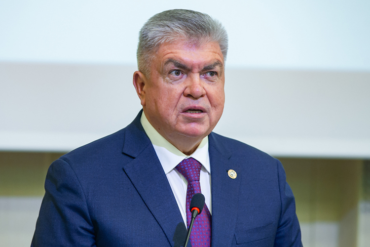 Наиль Магдеев: «Приходящие к нам на работу понимают, куда пришли и какие ограничения накладываются, и, безусловно, надо работать, а не заниматься воспитанием»